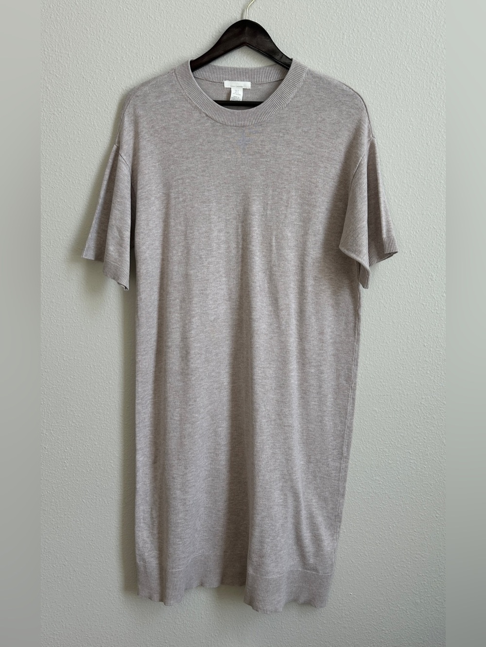 H&M women’s Short Sleeve Crewneck Tee in Light Taupe